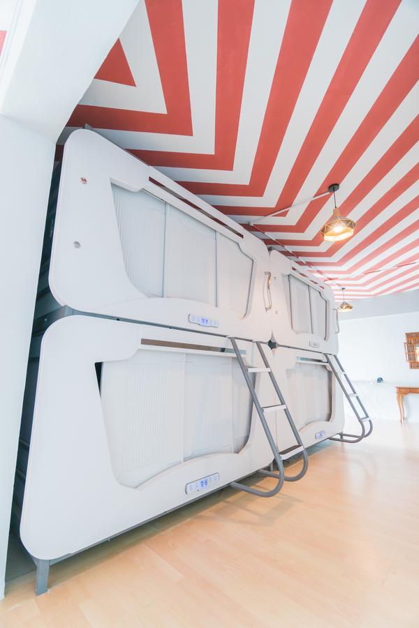 Seaview Capsule Hotel Kota Kinabalu Exterior photo