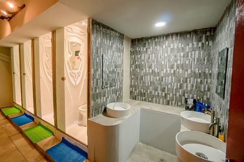 Seaview Capsule Hotel Kota Kinabalu Exterior photo